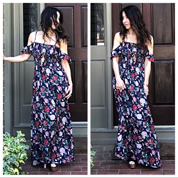 ✨LAST ONE✨Beautiful floral maxi dress - Picture 7 of 7